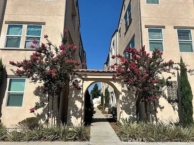 623 W Foothill Blvd #44 — Photo 16