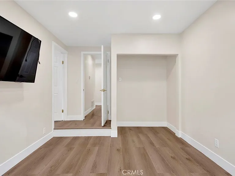 1432 N Catalina St — Photo 14