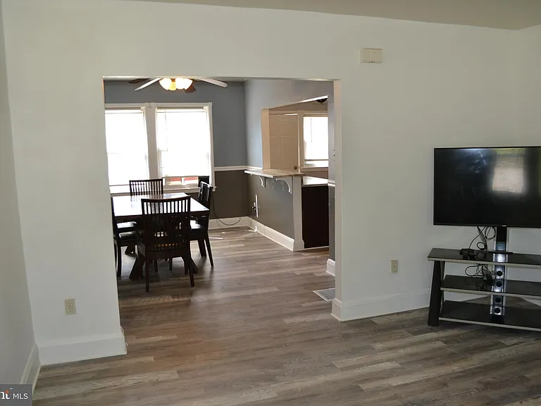 5153 Frederick Ave — Photo 5