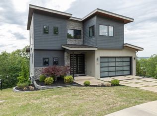 514 E Ozark View Dr, Fayetteville, AR 72703