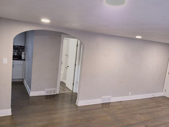 4th image of 603 Orchard St
