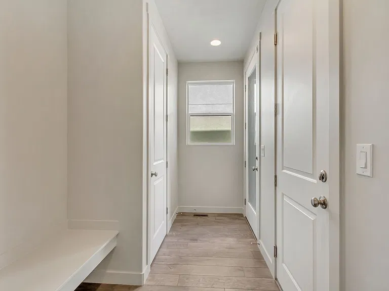 2412 N Sunmore Way — Photo 9