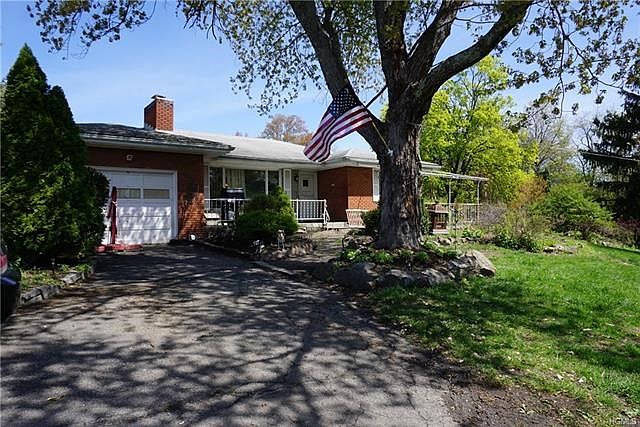 1st image of 9 Calvin Dr