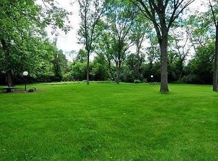 461 Clover Ave, Lake Forest, IL 60045