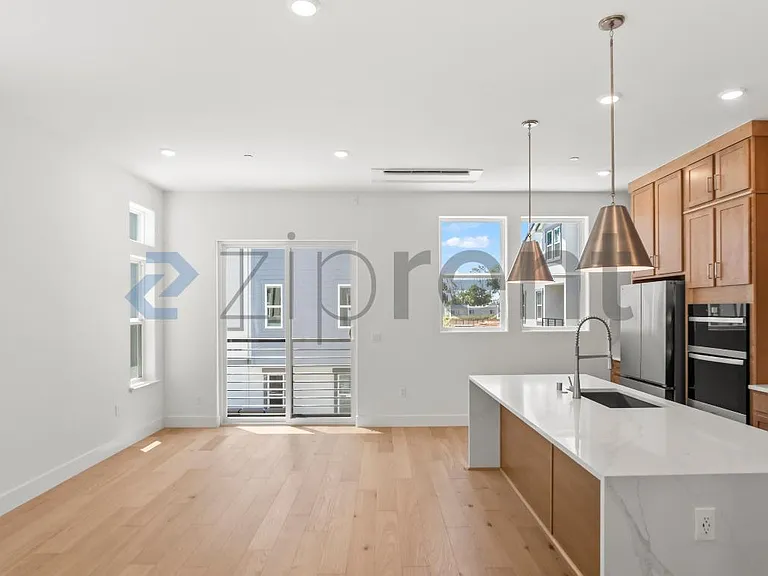 267 Llewellyn Ave — Photo 14