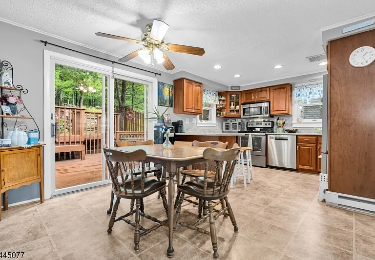 76 Valley View Dr — Photo 5