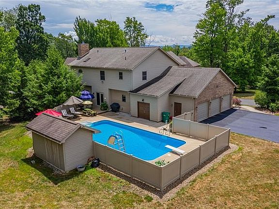 5th image of 1106 Chaucer Dr
