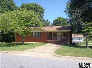 1525 11th Ave NE, Hickory, NC 28601