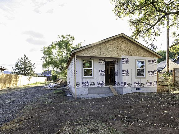 3rd image of 1295 Thomas Rd