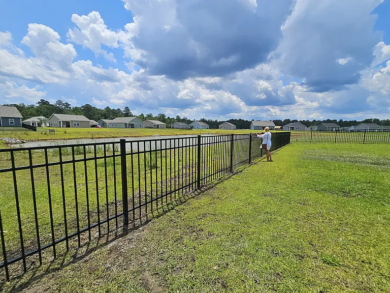 423 Castillo Dr — Photo 33