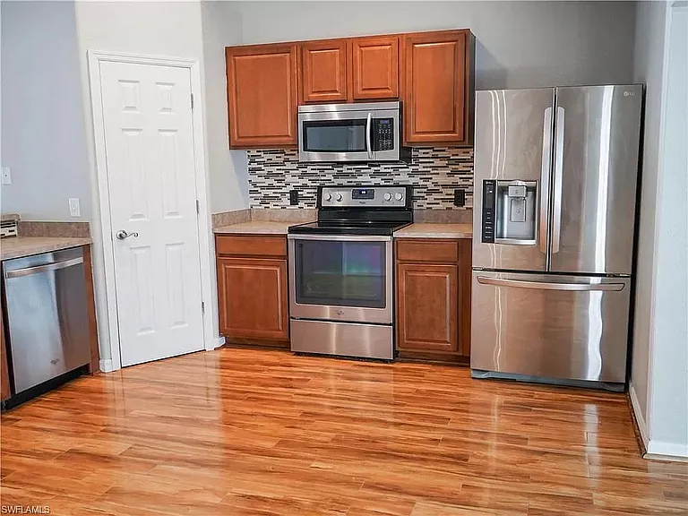 17556 Brentwood Ct — Photo 5