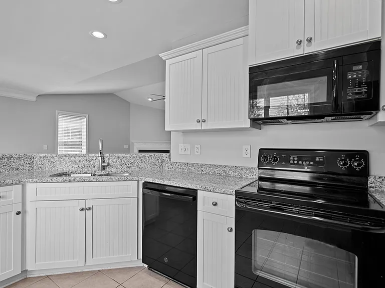 7203 Chipley Dr — Photo 9