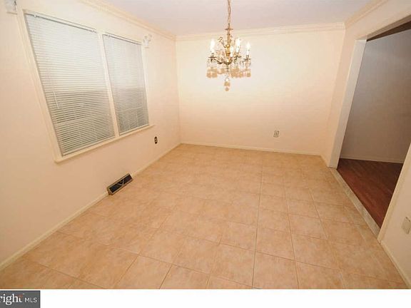 5th image of 1634 Linden Blvd