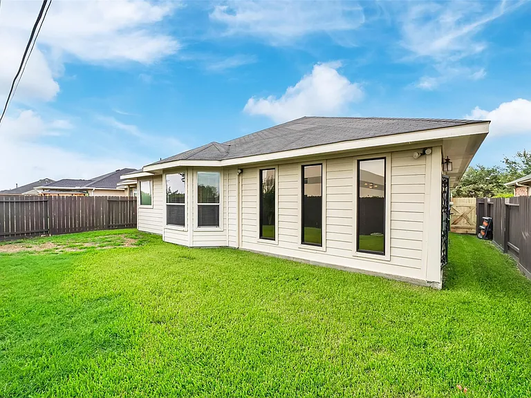 21627 Sierra Long Dr — Photo 32