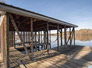 252 Commodore St, Scottsboro, AL 35769