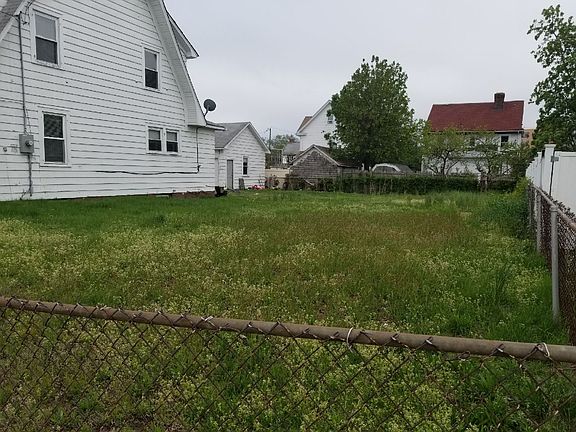 3rd image of 11 Tennessee Ave
