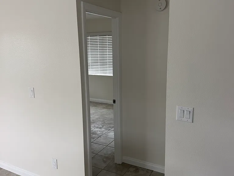 11156 S Grevillea Ave #A — Photo 10