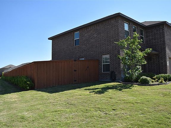 3rd image of 4138 Gaillardia Way