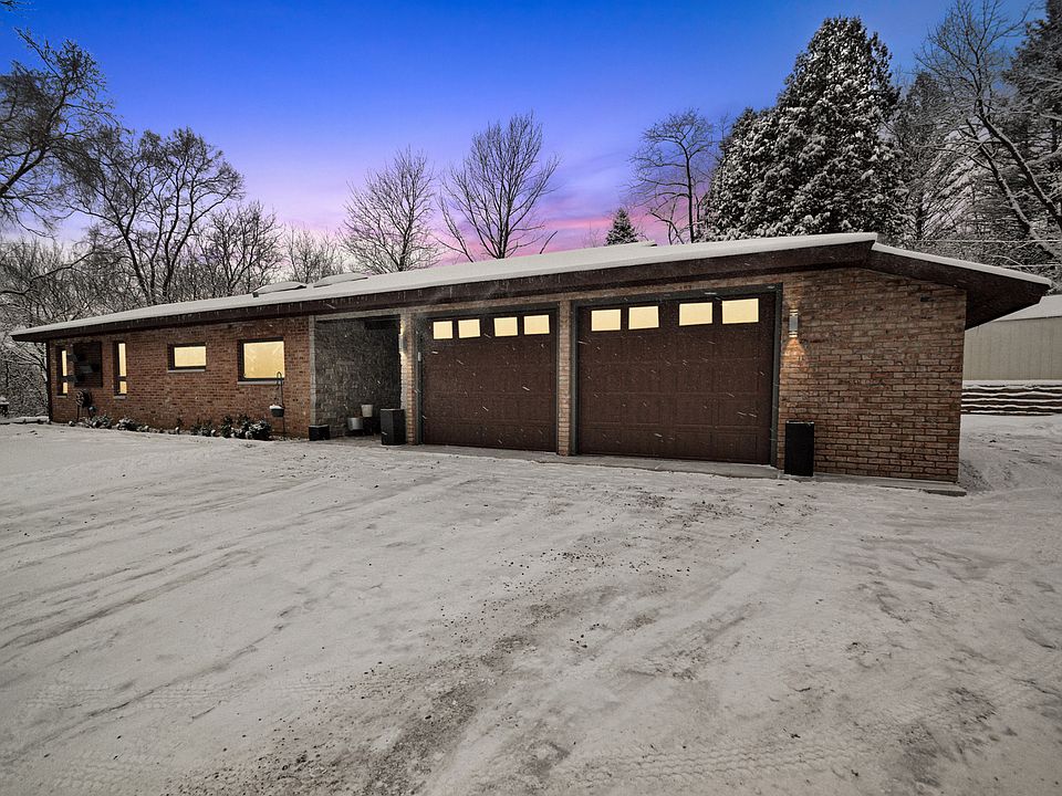 1st image of 26044 N Lakeland Dr