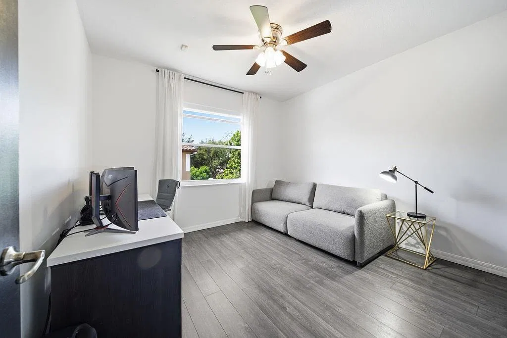3 bed, 1700 sqft, $3,250 — Photo 4