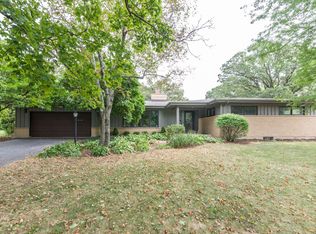 924 Forest Dr, Elgin, IL 60123