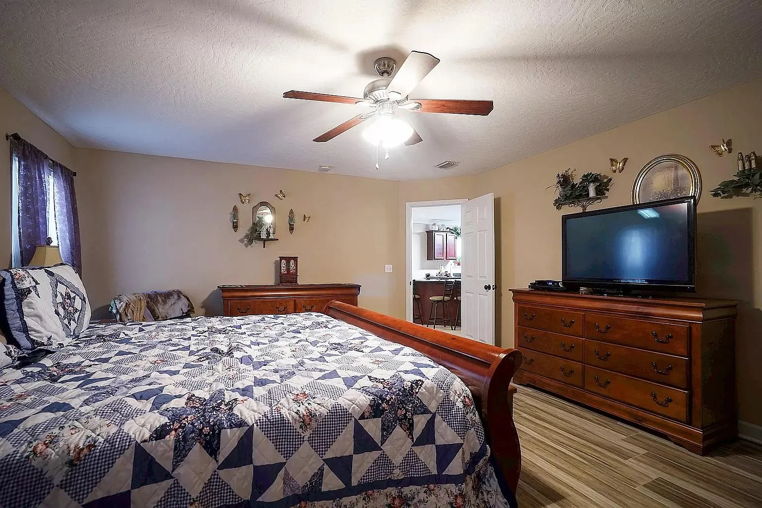 3 bed, 1558 sqft, $2,700 — Photo 4