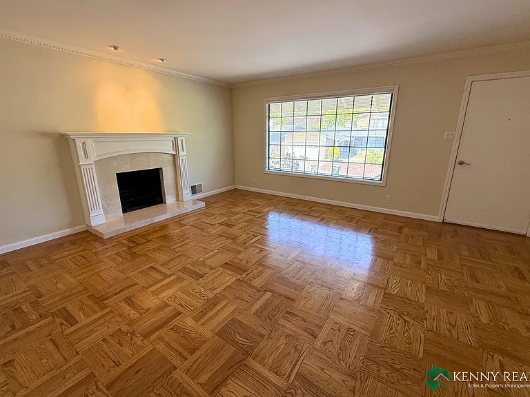 345 Granada Dr — Photo 4