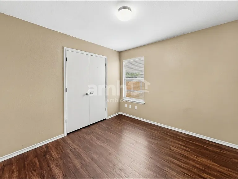 279 Quarter Ave — Photo 15