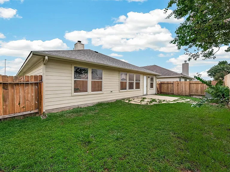 25223 Clover Ranch Dr — Photo 41