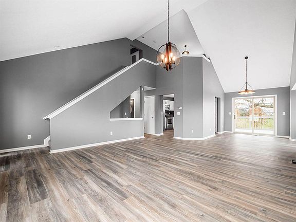 5th image of 5685 Silver Spurs Ln