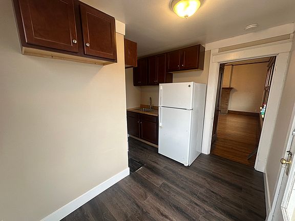 4th image of 113 N Court St #1