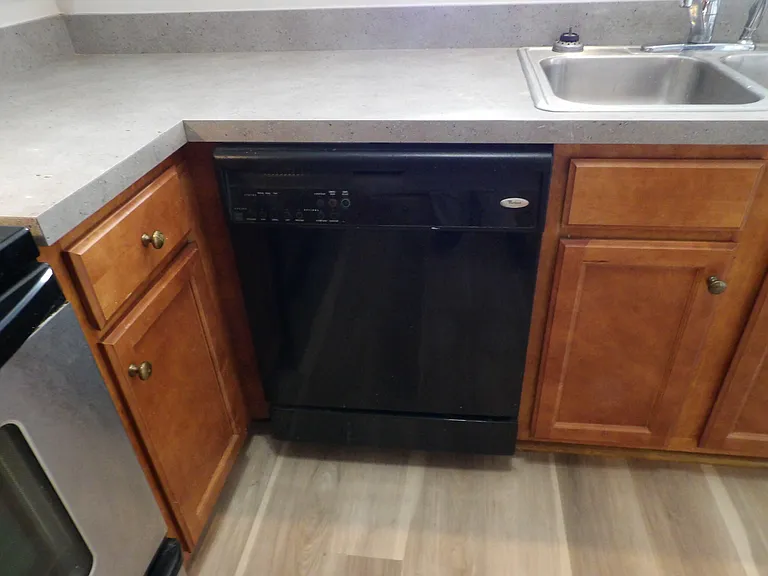 108 Charleston Ct — Photo 19