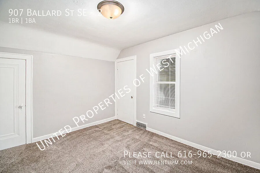 Available Now! | 1 Bedroom 1 Bath Upper Level Apartment in the South East End Neighborhood of Gra... — Photo 4