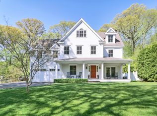 381 Crestwood Rd, Fairfield, CT 06824