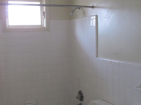 4th image of 756 Bancroft Cir APT C