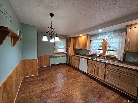 3rd image of 7322 Ridge Rd