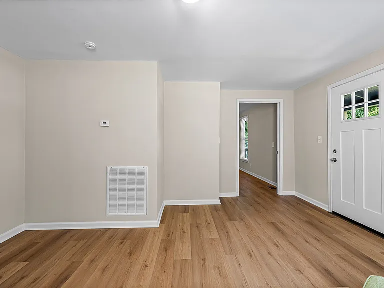 51 E Jones St — Photo 19