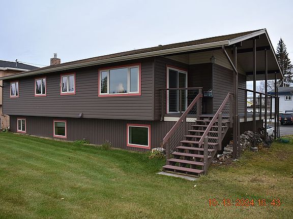 5th image of 2596 Riverview Dr
