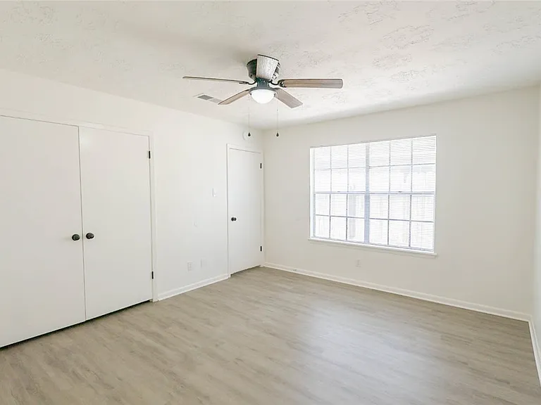 1202 Airline Dr — Photo 9
