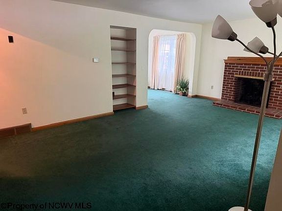 3rd image of 952 S Main St