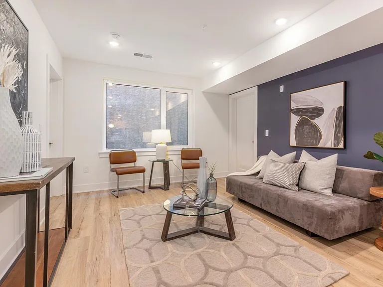 629 W Girard Ave — Photo 35