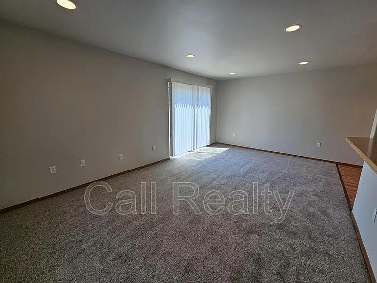 2420 E Joseph Ave — Photo 4