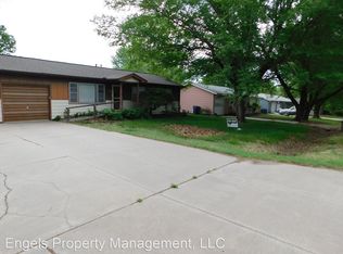 328 N 9th St, Towanda, KS 67144