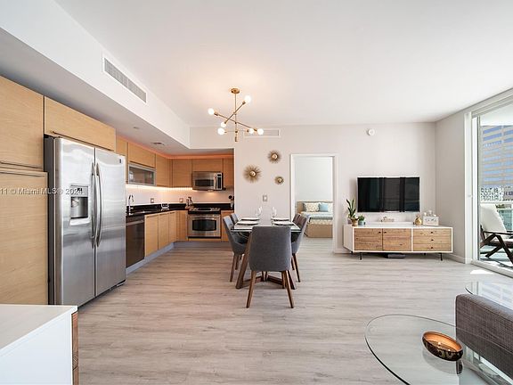 4th image of 950 Brickell Bay Dr APT 1407
