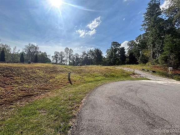 3rd image of 1340 Graham Woods Dr #15
