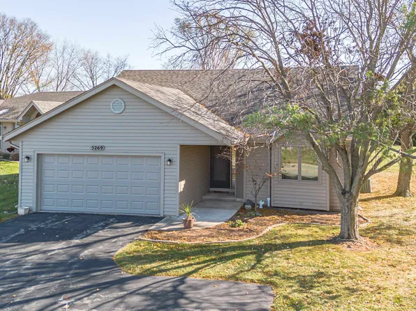 5269 Windsor Rd, Loves Park, IL 61111