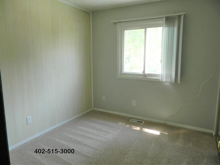 5128 Edinburgh St — Photo 11
