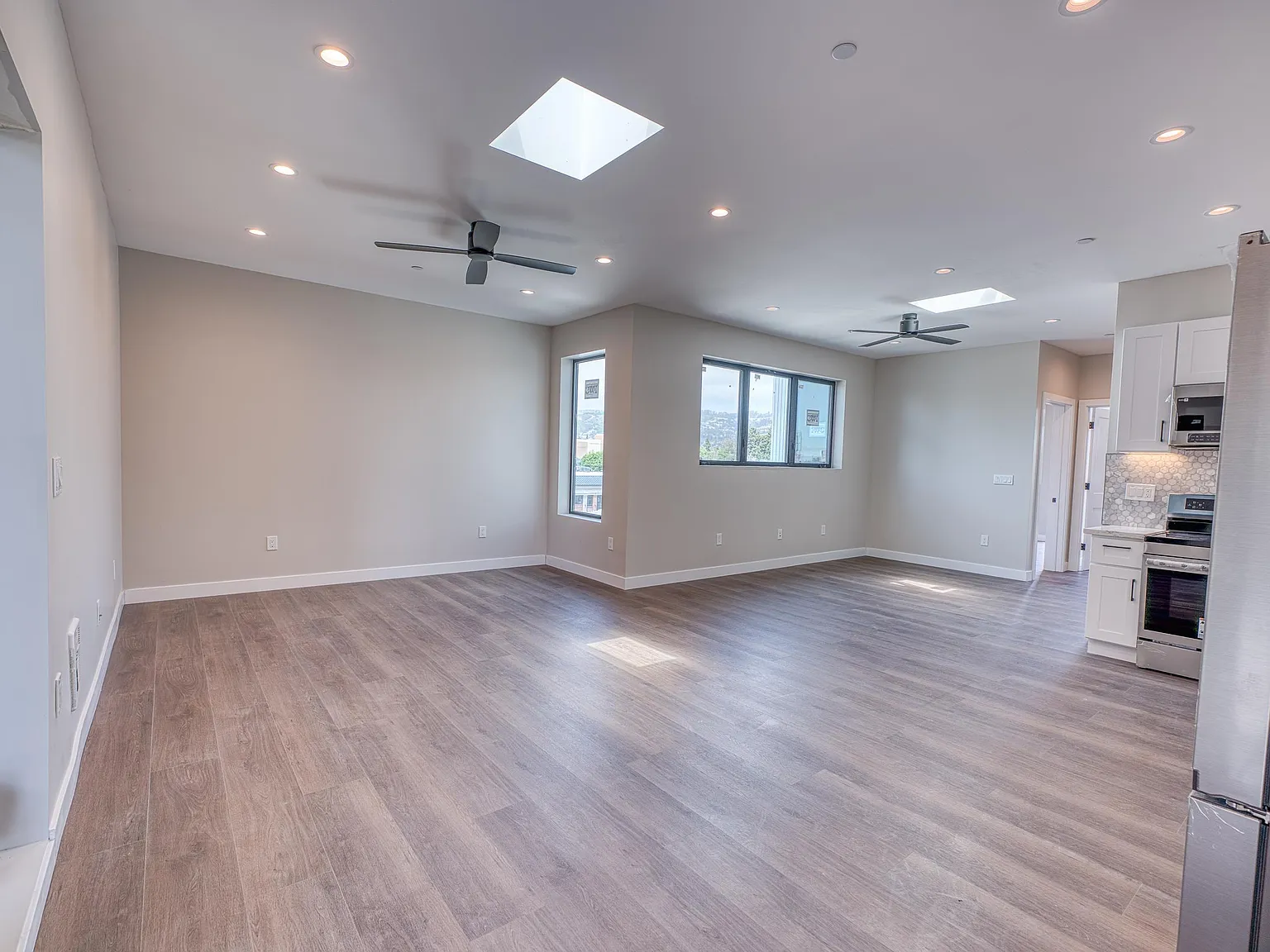 2 bed, 1111 sqft, $4,125 — Photo 3