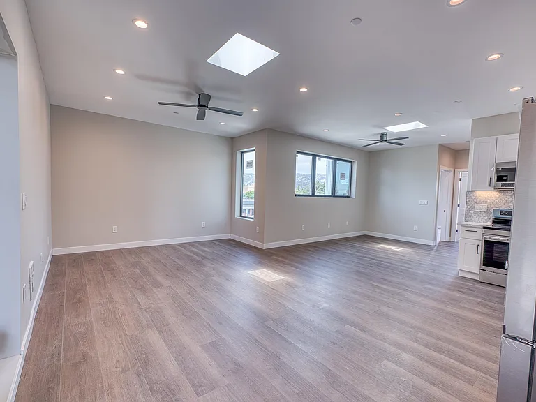 4202 Telegraph Ave #203 — Photo 2