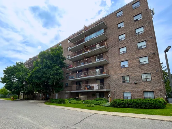 17 Coldwater Rd W #103, Orillia, ON L3V 7C2